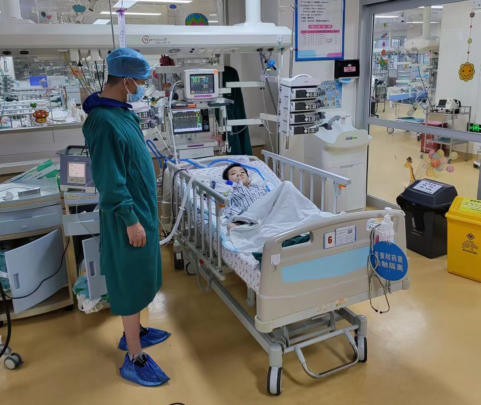 盘锦跨省救护车出租公司